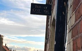 Tunny Cottage In Old Town Scarborough